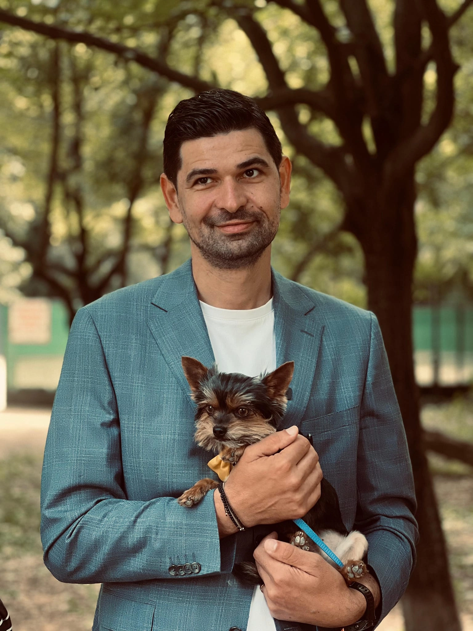 Primarul sectorului 1, George Tuță, se pune bine cu cele sfinte. Cadou ...