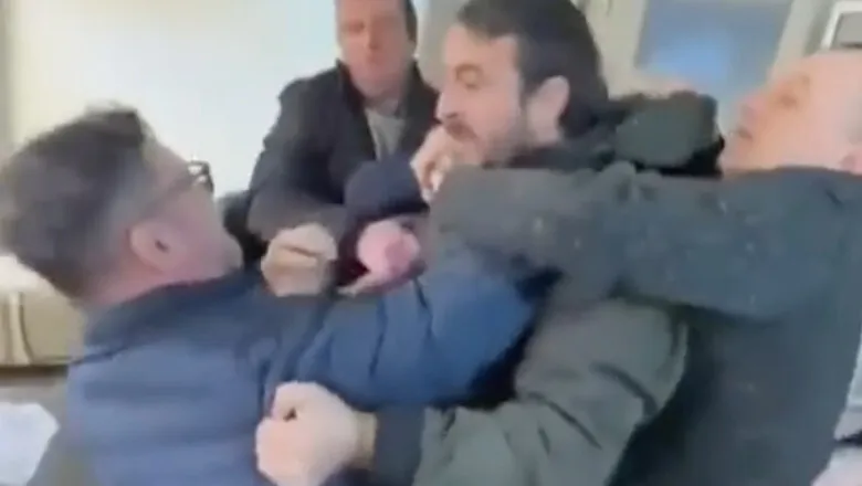 Poza pentru articolul AUR cu pumni și picioare. Scandal uriaș într-un sediu de partid, un membru USR a postat imaginile