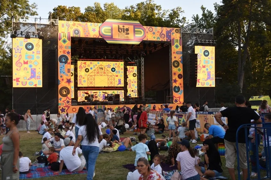 Poza pentru articolul Big Little Festival, unde poți merge și cu bebelușii. Copiii sub 3 ani au gratuitate, cântă cei mai cunoscuți artiști din România