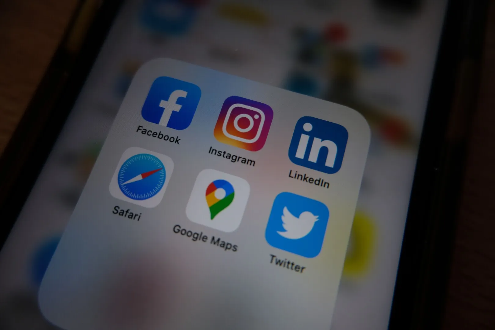 Poza pentru articolul Instagram și Facebook se schimbă din temelii pentru minori. Modificările pe care Meta trebuie să le impună, în cel mai scurt timp posibil