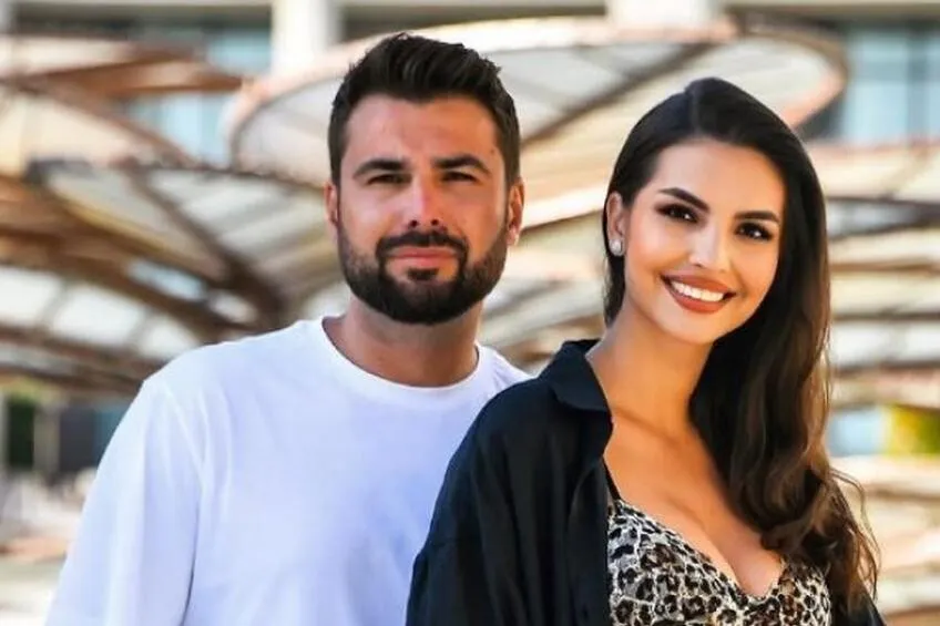 Poza pentru articolul Sandra lui Adi Mutu se face vedetă TV. A semnat deja contractul cu un mare post de televiziune, ce rol va avea